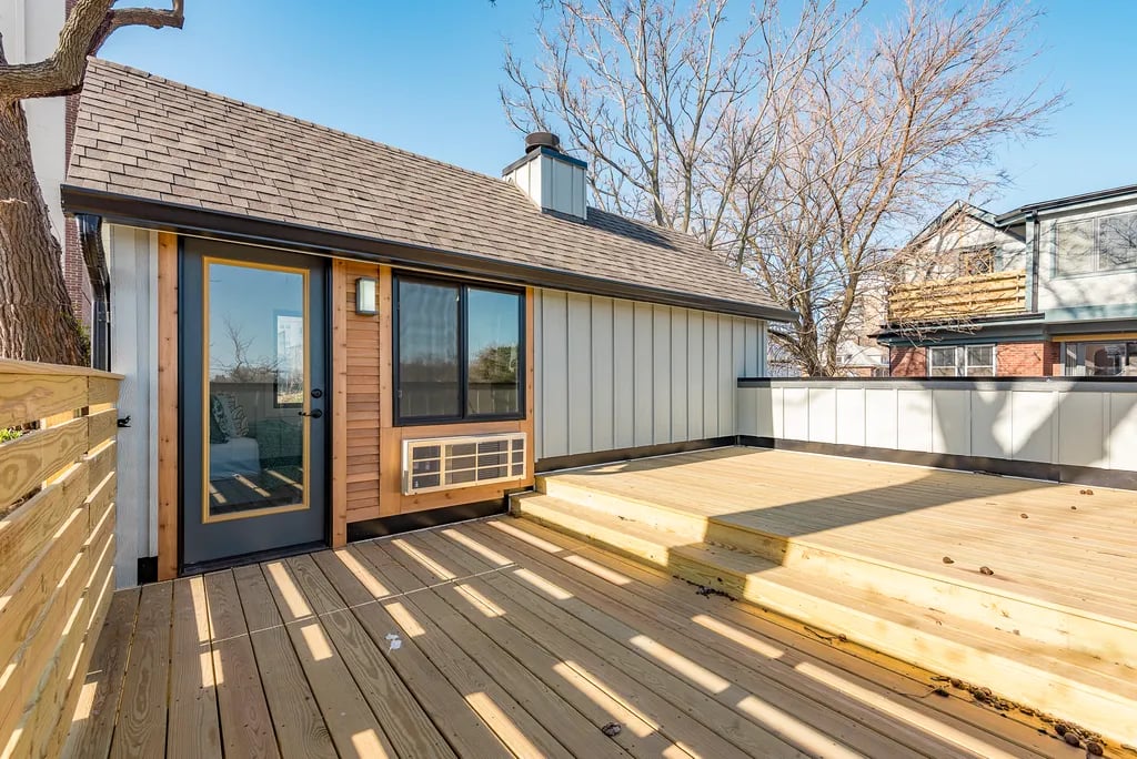 Des Moines Carriage House