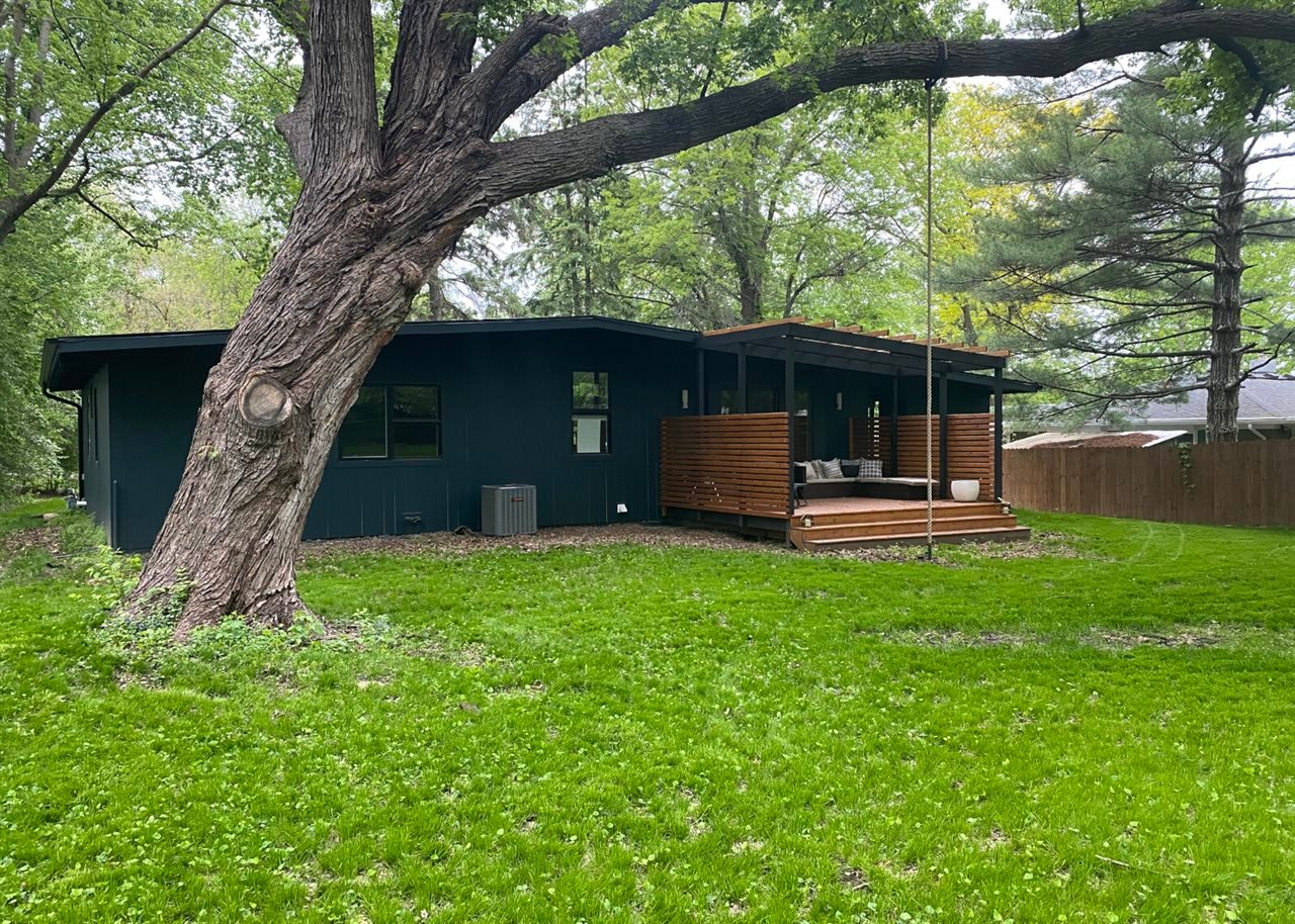 Des Moines Southside Mid-Mod Exterior Transformation
