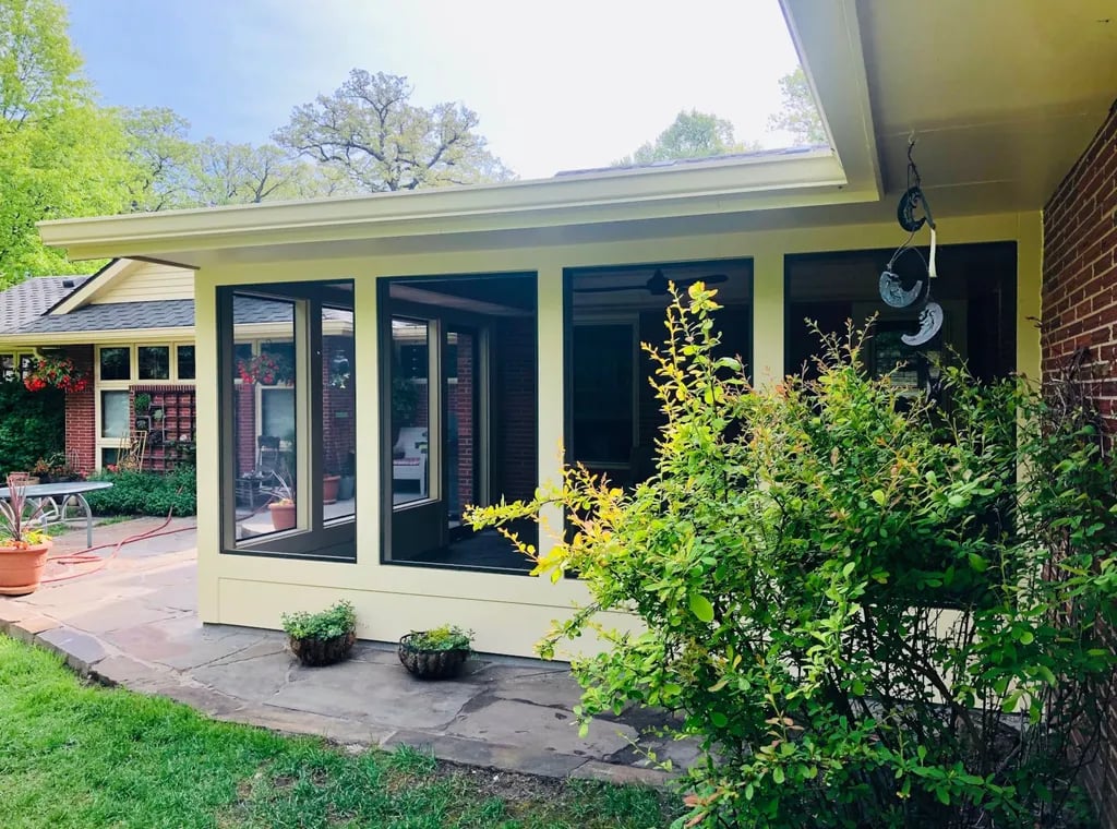 Lisa | South of Grand 3-Season Room