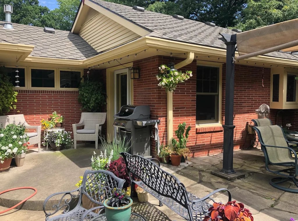 Lisa | South of Grand 3-Season Room