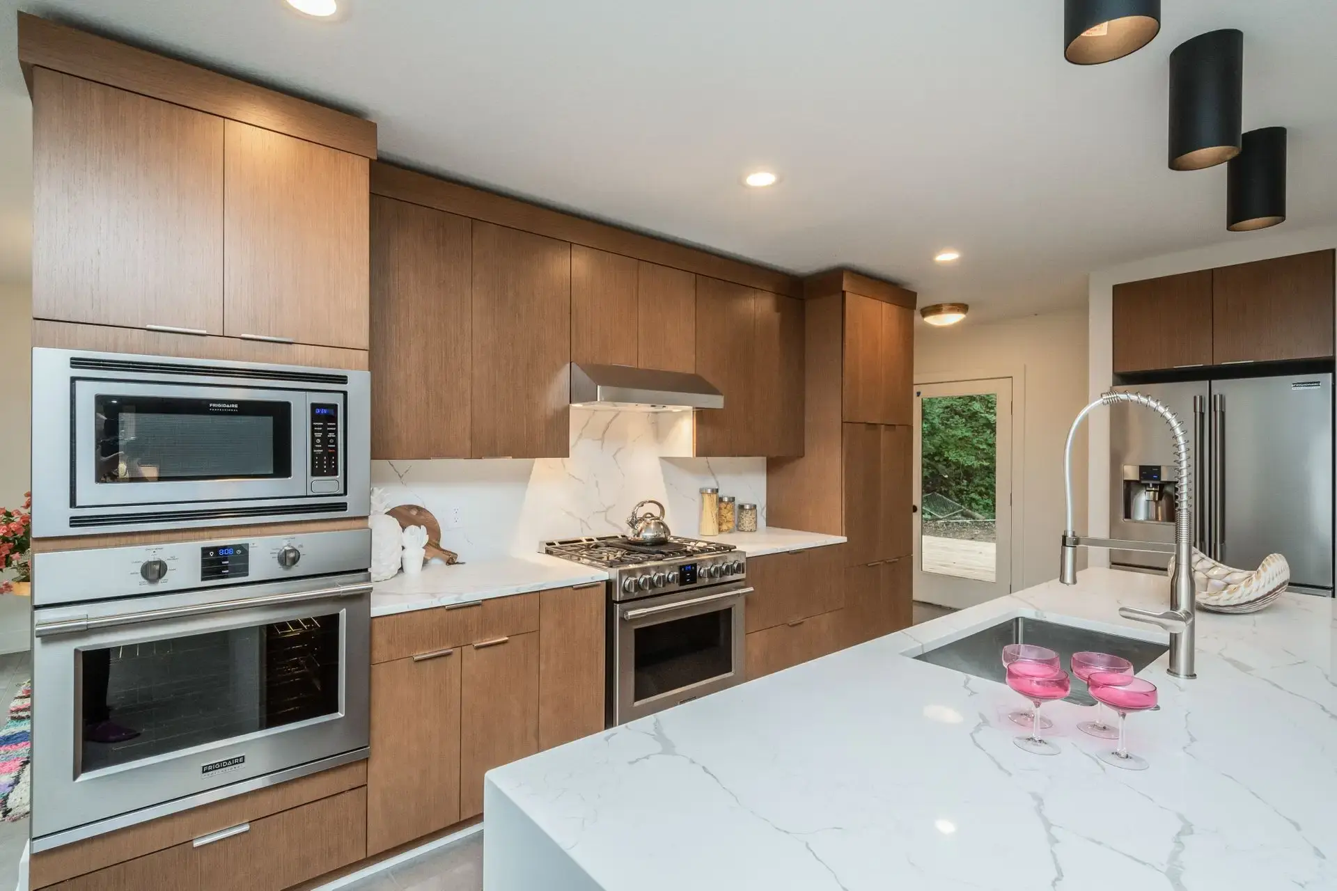 Modern Kitchen Designs That Maximize Space