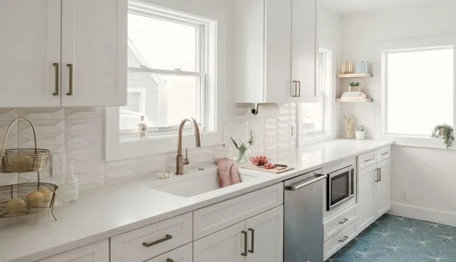 Setting Kitchen Tile Backsplash