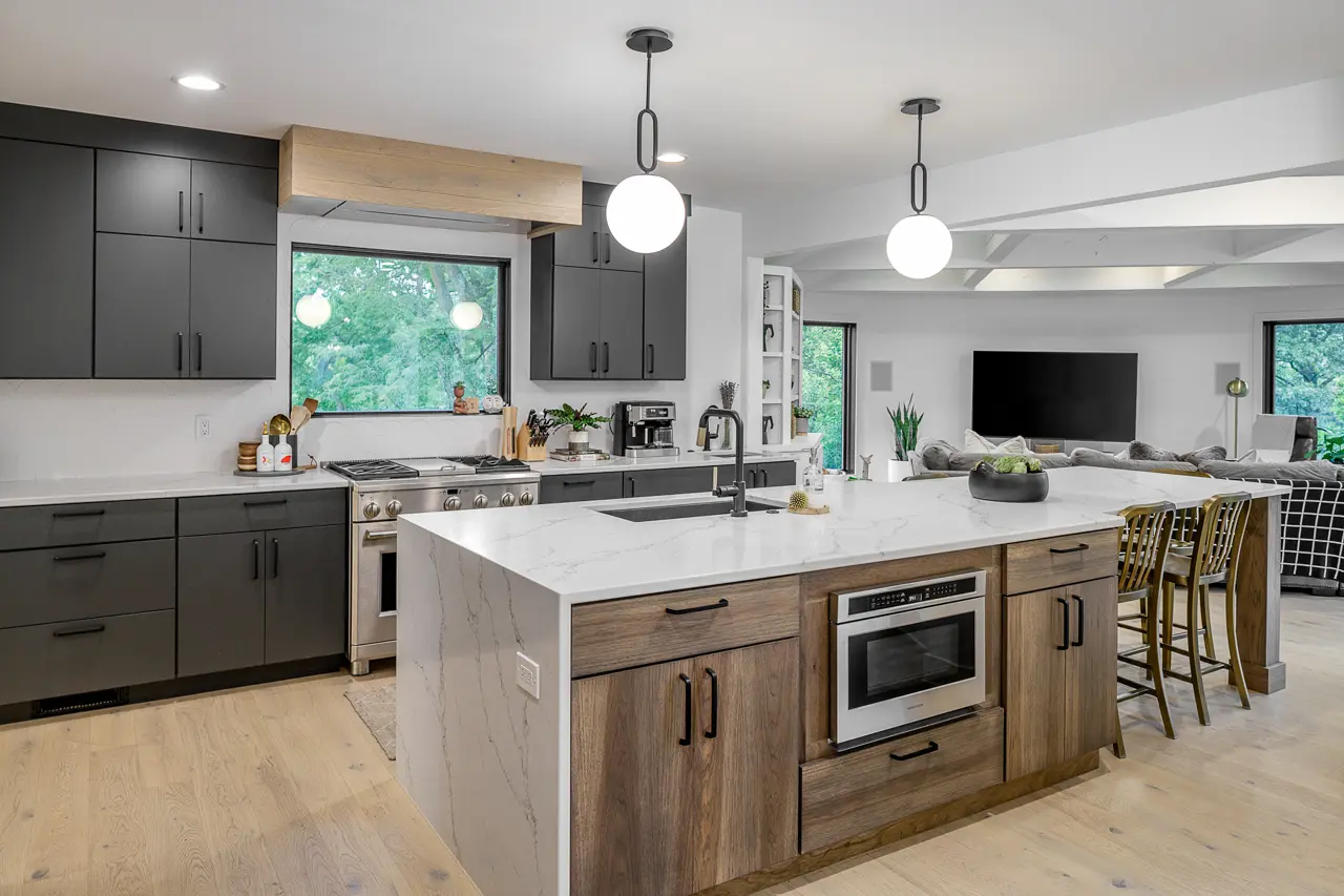 Contemporary Remodel Featured in Des Moines 2021 Tour of Remodeled Homes