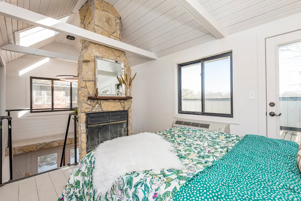 Des Moines Carriage House
