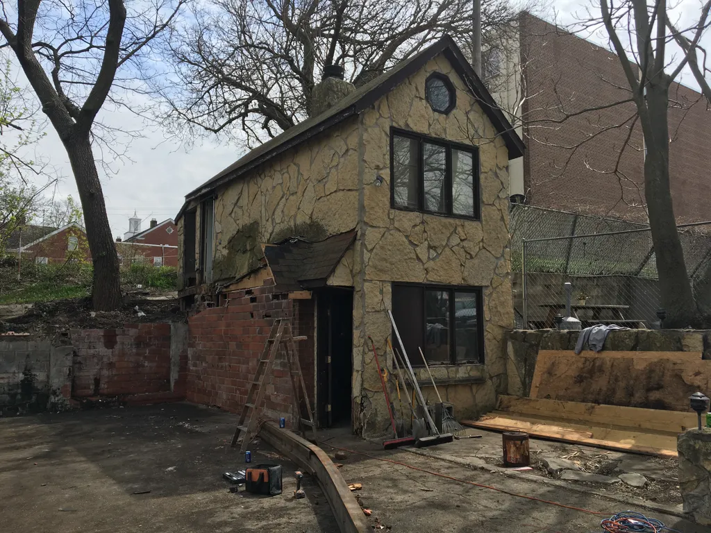 Des Moines Carriage House
