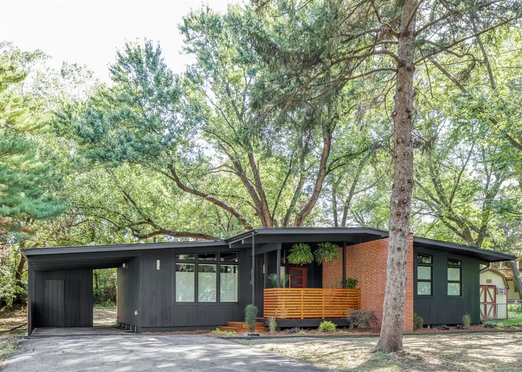 Des Moines Southside Mid-Century Modern
