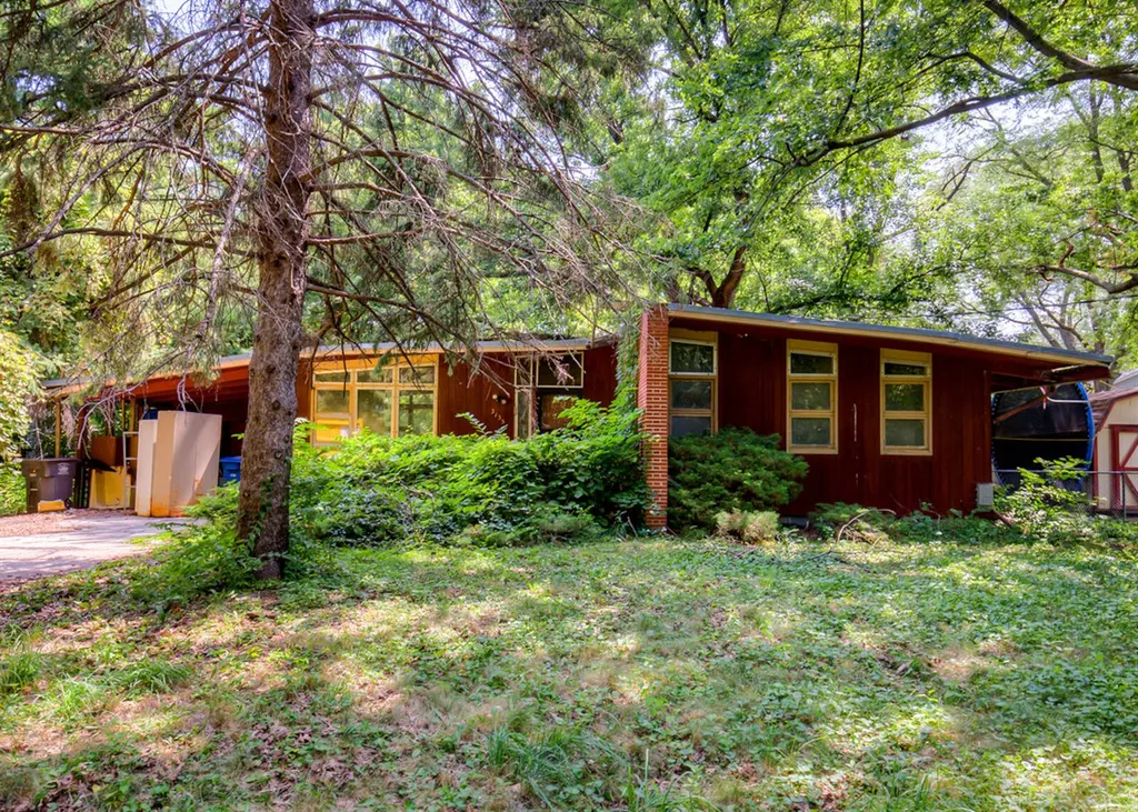 Des Moines Southside Mid-Century Modern
