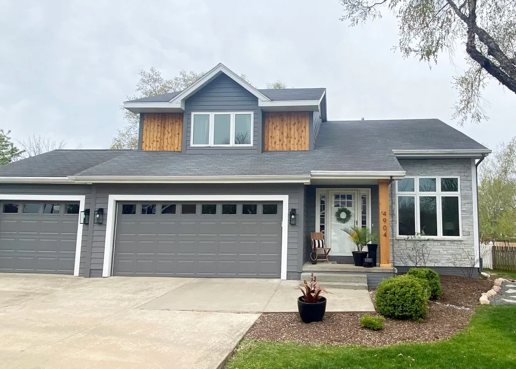 Gayle | West Des Moines Exterior Makeover