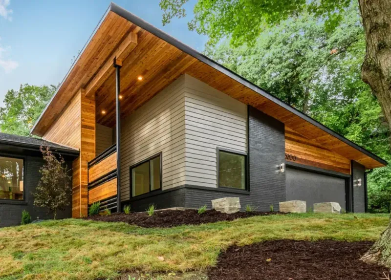 Signs Your Roof Needs Replacement During a Renovation